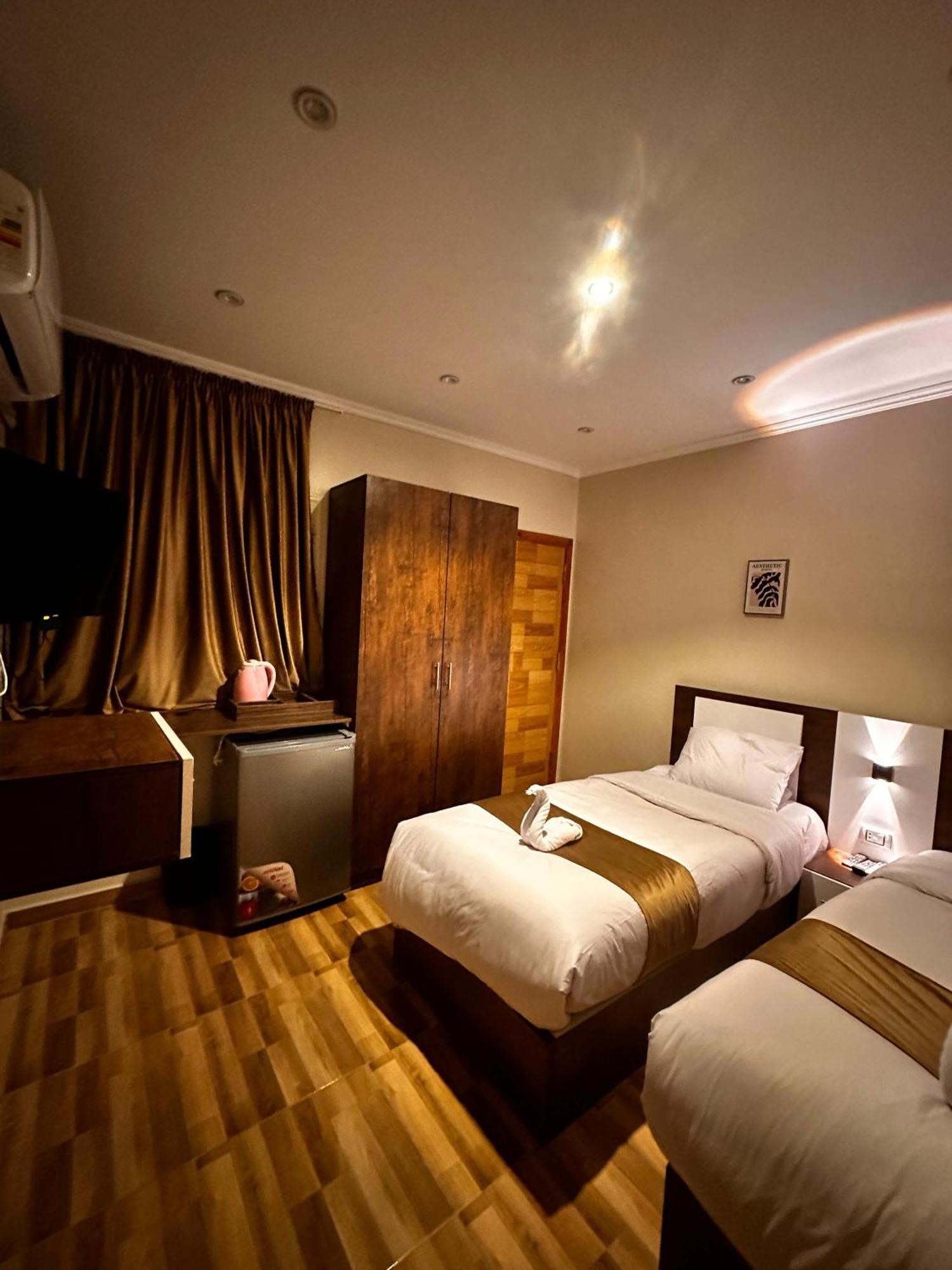 Pyramids On The Spot View Hotel Kafret el-Gabal Екстериор снимка