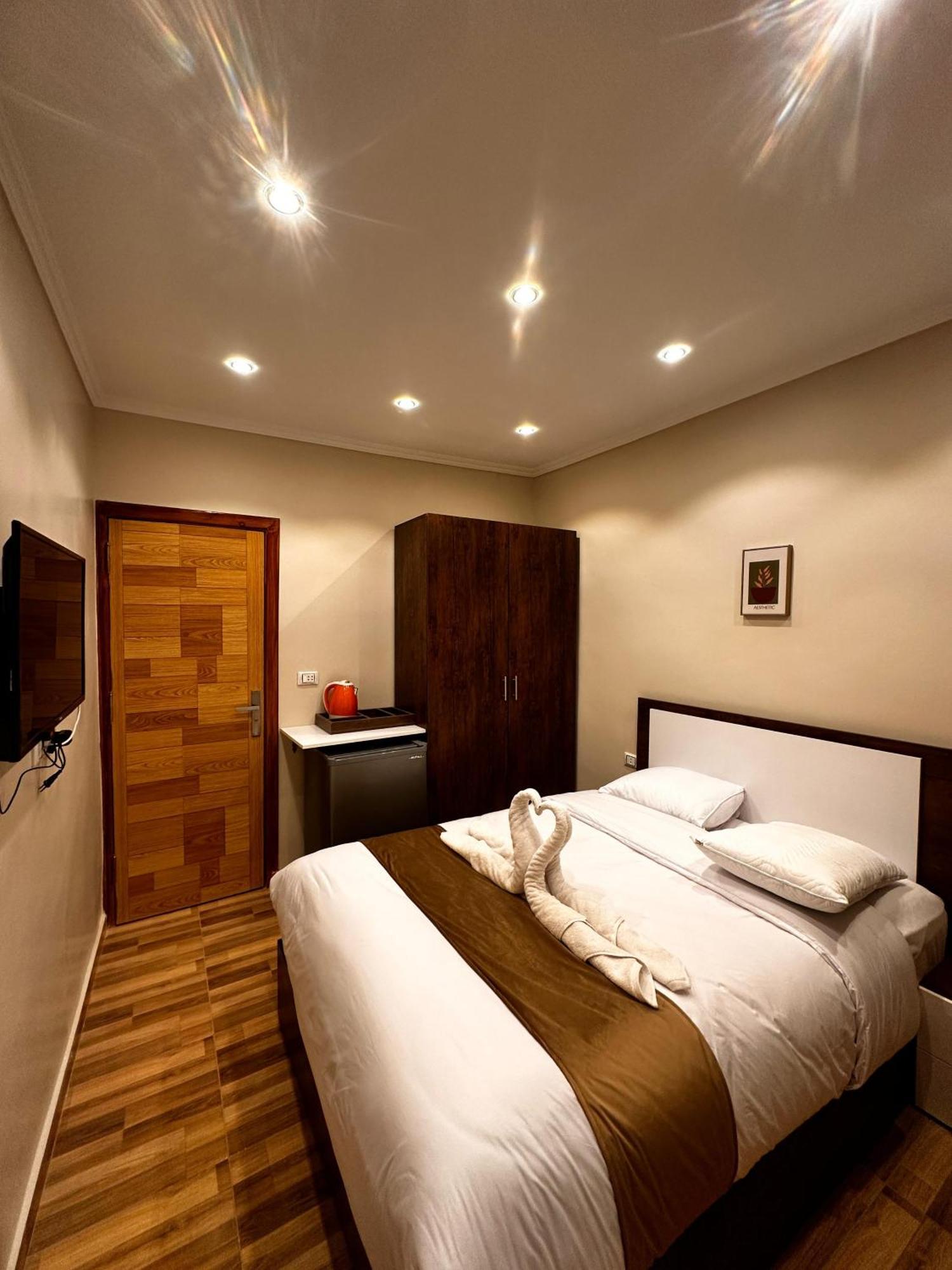 Pyramids On The Spot View Hotel Kafret el-Gabal Екстериор снимка