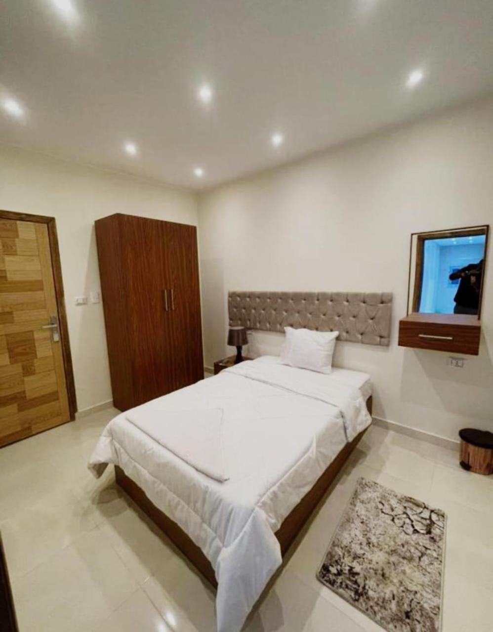 Pyramids On The Spot View Hotel Kafret el-Gabal Екстериор снимка